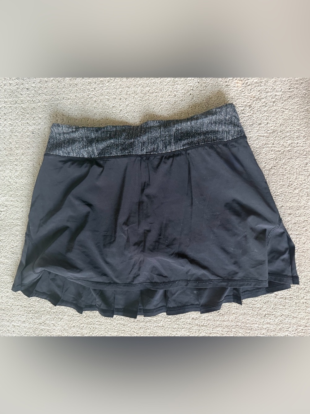 lululemon athletica Black Skirt with Heathered Gray Waistband